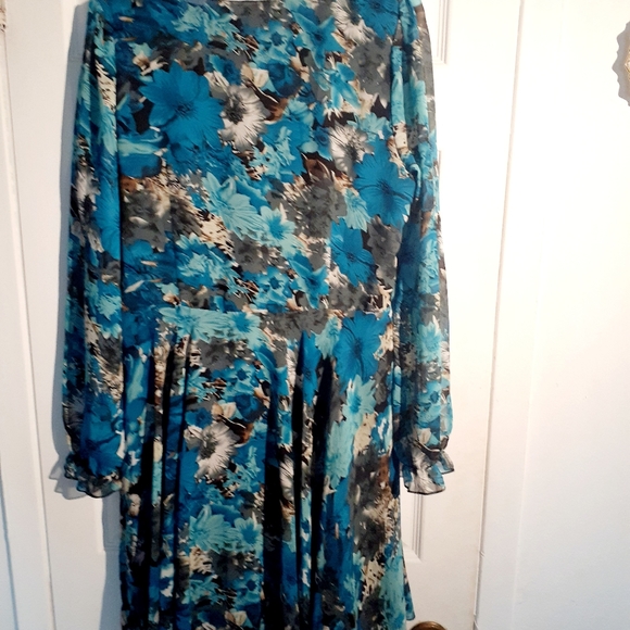 FAVOLOOK Floral long sleeves dress - Picture 2 of 3
